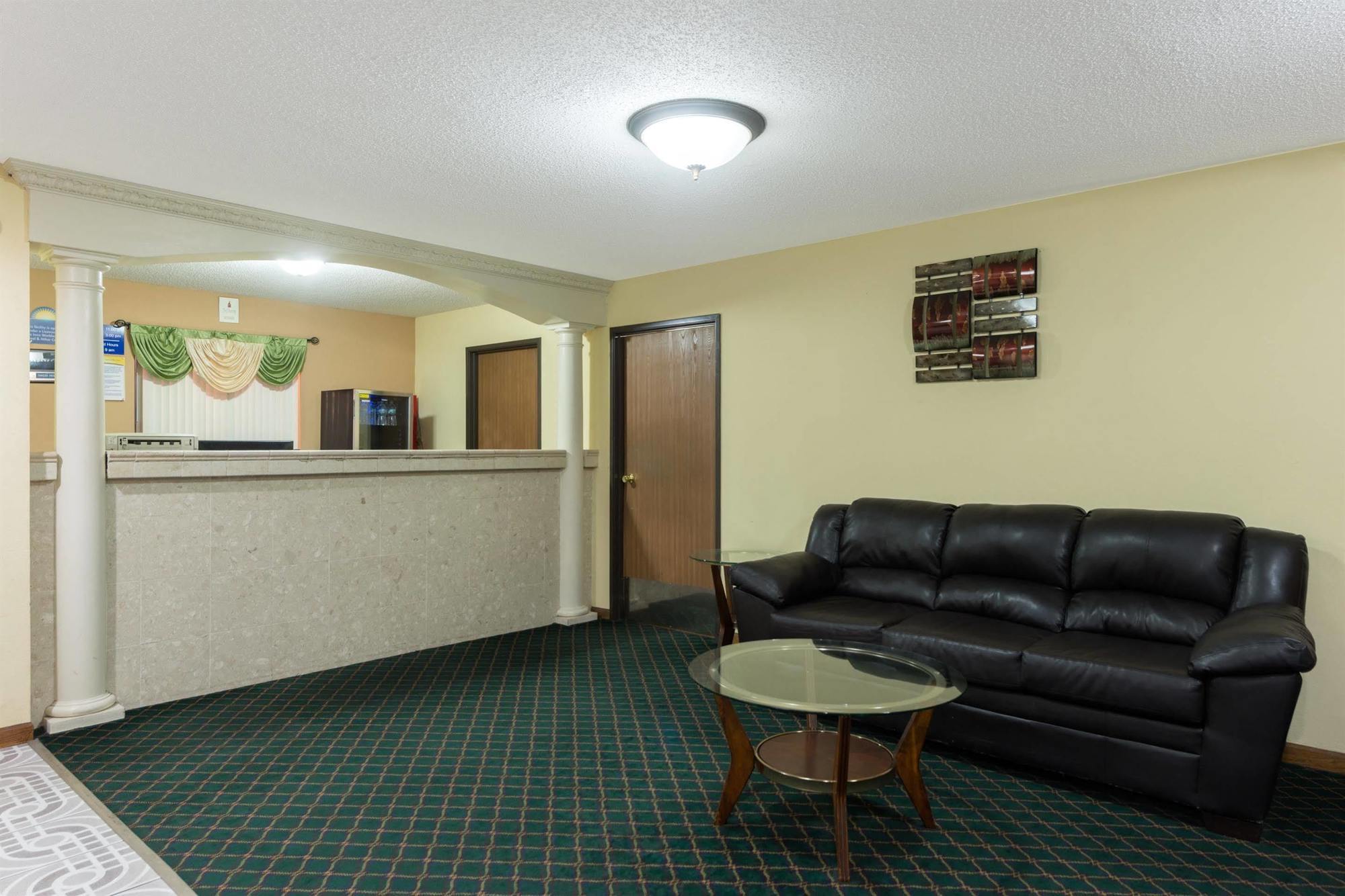 Days Inn By Wyndham Springfield Exteriör bild